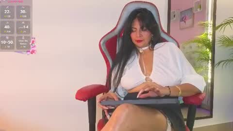 clariss_brown online show from 06-17-26, 07:59