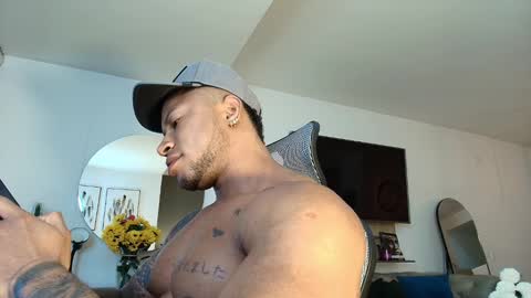 Snapshot of clark_strong chatting on 02-26-25, 08:33 clark_strong online show from 02-26-25, 08:33