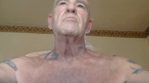 Snapshot of classic_rock_and_oldies chatting on 06-11-26, 11:36 Pizza online show from 06-11-26, 11:36