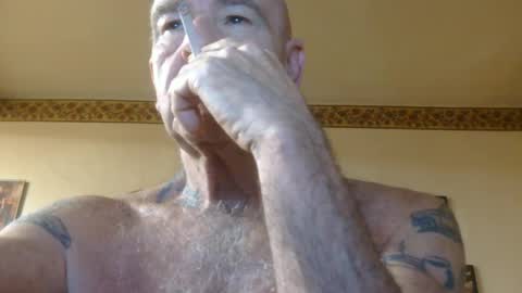 Snapshot of classic_rock_and_oldies chatting on 06-22-26, 07:27 Pizza online show from 06-22-26, 07:27