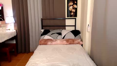 Snapshot of classy_maika chatting on 02-22-26, 11:20 maika online show from 02-22-26, 11:20