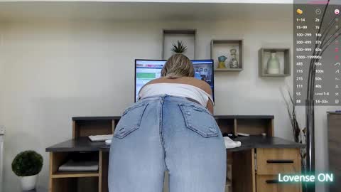 Snapshot of classy_medeeea chatting on 02-21-25, 01:22 Deea xxx online show from 02-21-25, 01:22