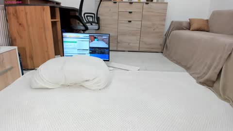 Snapshot of classy_medeeea chatting on 11-04-25, 01:27 Deea xxx online show from 11-04-25, 01:27