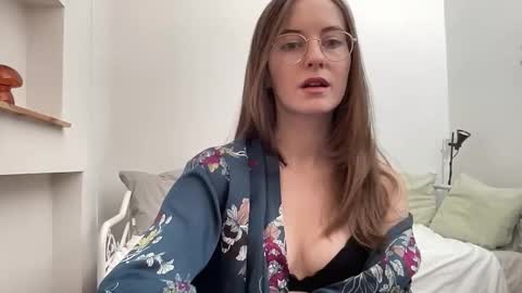 Snapshot of classyandgirly chatting on 02-18-26, 08:16 classyandgirly online show from 02-18-26, 08:16