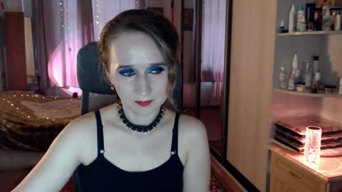 Snapshot of classyinna chatting on 10-24-25, 08:33 classyinna online show from 10-24-25, 08:33