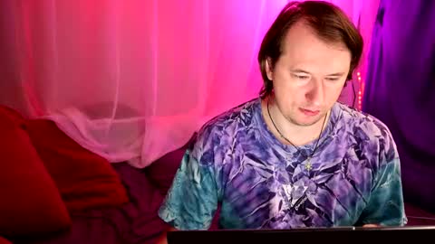 Claudia Cyberfox and Elon online show from 10-04-25, 02:20