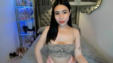 Snapshot of claudia_empress chatting on 11-30-25, 05:50 Naughty Claudia online show from 11-30-25, 05:50