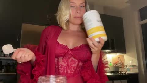 Snapshot of claudia_loves_u chatting on 09-27-25, 02:38 claudia_loves_u online show from 09-27-25, 02:38