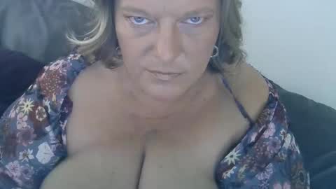 Snapshot of claudineddd chatting on 12-22-24, 10:47 ClaudineDDD online show from 12-22-24, 10:47