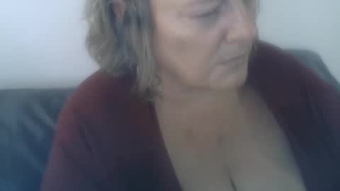 Snapshot of claudineddd chatting on 01-02-25, 10:44 ClaudineDDD online show from 01-02-25, 10:44