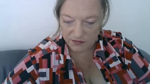 Snapshot of claudineddd chatting on 01-08-25, 06:41 ClaudineDDD online show from 01-08-25, 06:41