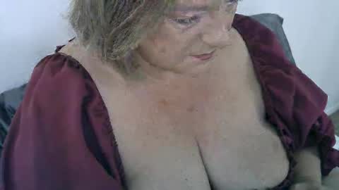 Snapshot of claudineddd chatting on 01-25-25, 09:04 ClaudineDDD online show from 01-25-25, 09:04
