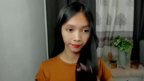 Snapshot of claxy_kimslut chatting on 10-15-25, 12:38 KIM online show from 10-15-25, 12:38