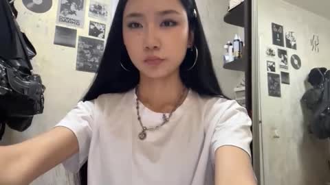 Snapshot of clemenciakempa chatting on 03-17-26, 10:40 Lili online show from 03-17-26, 10:40