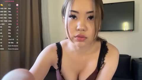 Lili online show from 04-12-26, 01:05