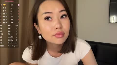 Lili online show from 05-01-26, 01:16