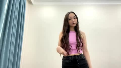 Snapshot of clementinecampion chatting on 05-01-26, 12:43 Viki online show from 05-01-26, 12:43