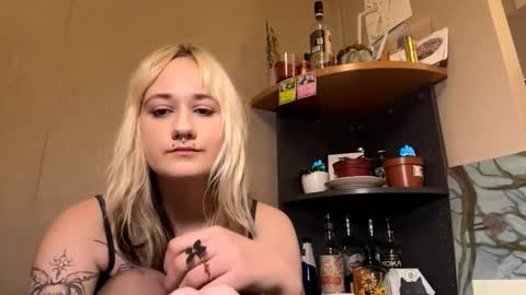 Snapshot of clementinehollner chatting on 10-07-25, 05:21 Jenny online show from 10-07-25, 05:21