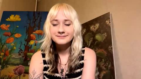 Snapshot of clementinehollner chatting on 10-13-25, 05:24 Jenny online show from 10-13-25, 05:24