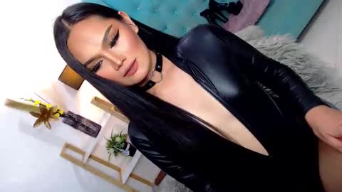 Cleo online show from 12-02-25, 01:33