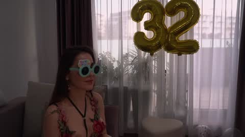 Cleopatra online show from 01-31-25, 10:52