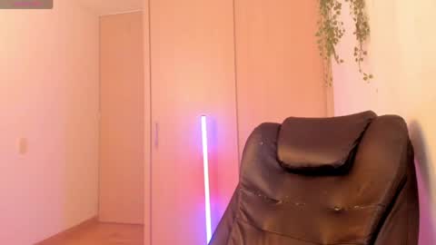 Cleopatra online show from 04-19-26, 06:10