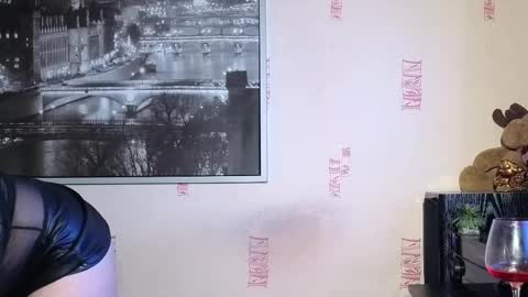 Snapshot of clever_sexy chatting on 12-13-25, 08:04 Clever Sexy online show from 12-13-25, 08:04