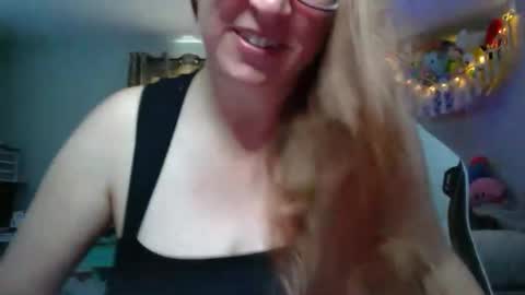 Kate online show from 10-26-25, 01:39