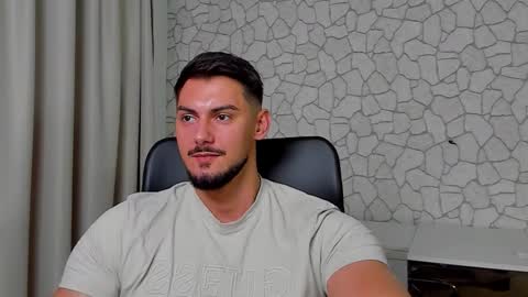 Snapshot of clintmasterss chatting on 10-23-25, 05:29 ClintMasterss online show from 10-23-25, 05:29