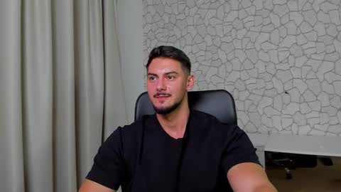 Snapshot of clintmasterss chatting on 11-08-25, 05:18 ClintMasterss online show from 11-08-25, 05:18