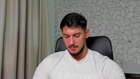 Snapshot of clintmasterss chatting on 12-04-25, 06:01 ClintMasterss online show from 12-04-25, 06:01