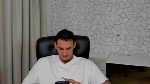 Snapshot of clintmasterss chatting on 06-18-26, 09:14 ClintMasterss online show from 06-18-26, 09:14
