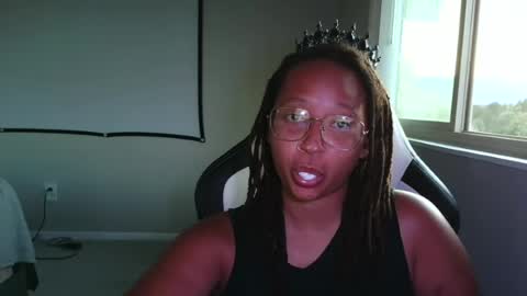High Queen Clio online show from 07-15-26, 02:06