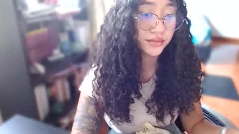 Snapshot of clitia_xx chatting on 05-11-26, 08:28 Clitia online show from 05-11-26, 08:28