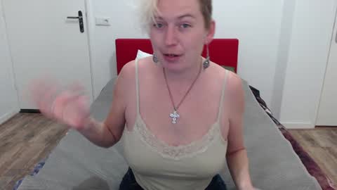 Syl  online show from 02-06-25, 09:22