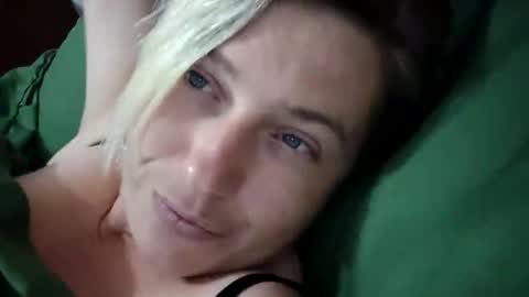 Syl  online show from 09-23-25, 09:29