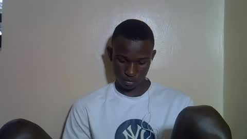 Snapshot of clive_damian chatting on 06-17-26, 03:24 clive_damian online show from 06-17-26, 03:24