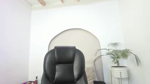 Snapshot of cloe_amazingg chatting on 01-13-26, 02:22 Cloe online show from 01-13-26, 02:22