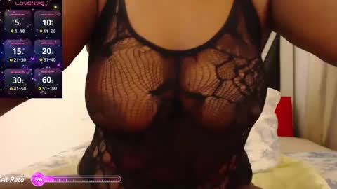 Snapshot of cloe_doll chatting on 02-05-25, 01:47 CLOE online show from 02-05-25, 01:47