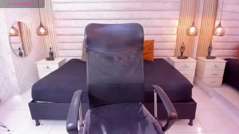 Snapshot of cloe_monroee_ chatting on 06-19-26, 07:06 Cloe online show from 06-19-26, 07:06