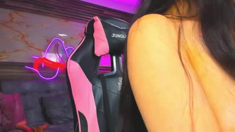 Snapshot of cloe_roouse chatting on 05-20-26, 10:05 Cloe online show from 05-20-26, 10:05