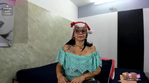 CLOE online show from 12-16-25, 11:15