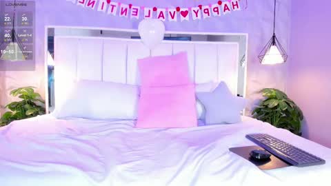 Snapshot of cloeharp chatting on 02-13-25, 02:42 Cloe Harp online show from 02-13-25, 02:42