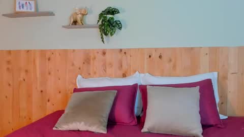 Chloe Smith online show from 09-24-25, 11:13