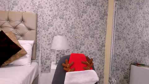 Snapshot of clohebell chatting on 01-08-26, 01:35 Clohe the wonder online show from 01-08-26, 01:35