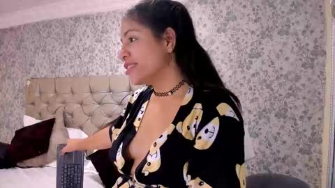 Snapshot of clohebell chatting on 01-09-26, 01:41 Clohe the wonder online show from 01-09-26, 01:41