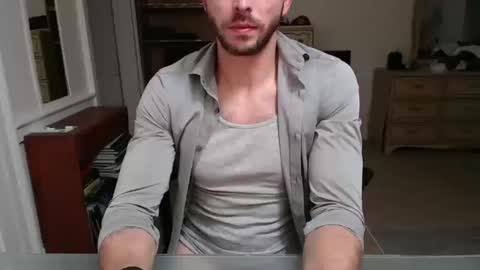 Snapshot of cloud900x chatting on 10-10-25, 12:42 Cloud online show from 10-10-25, 12:42