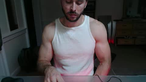 Snapshot of cloud900x chatting on 10-30-25, 12:01 Cloud online show from 10-30-25, 12:01