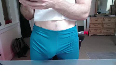 Snapshot of cloud900x chatting on 10-31-25, 05:14 Cloud online show from 10-31-25, 05:14