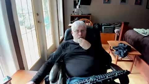 Snapshot of cloudalert62 chatting on 11-17-25, 06:57 cloudalert62 online show from 11-17-25, 06:57